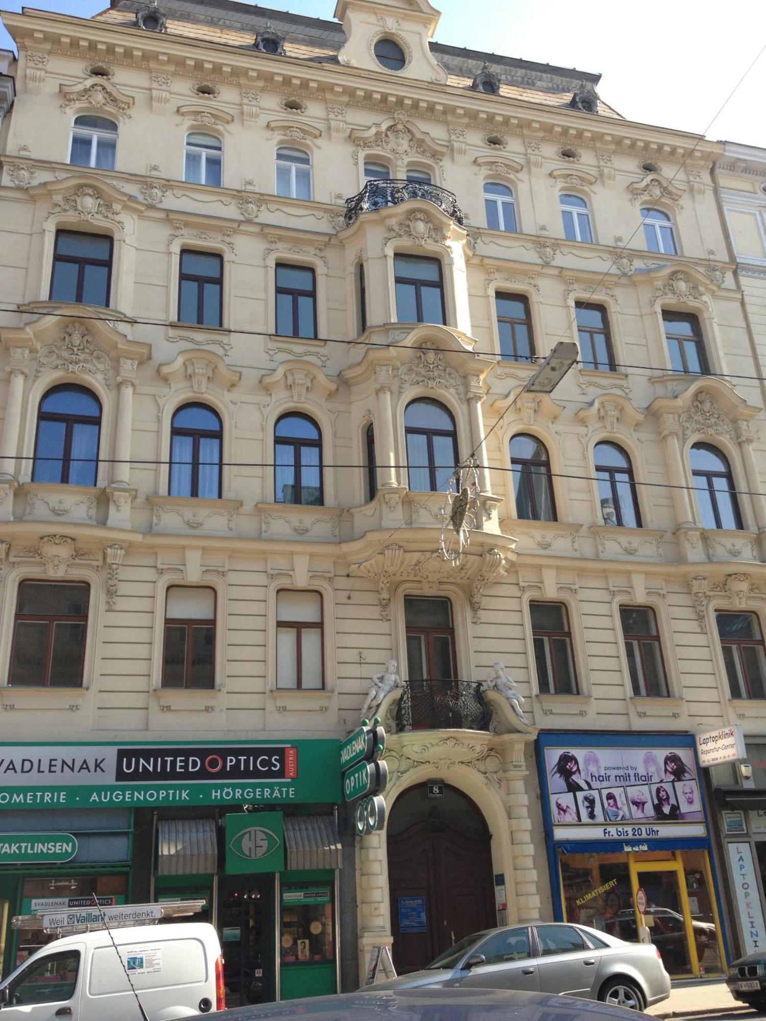 Hoheschule Courbette Appartement