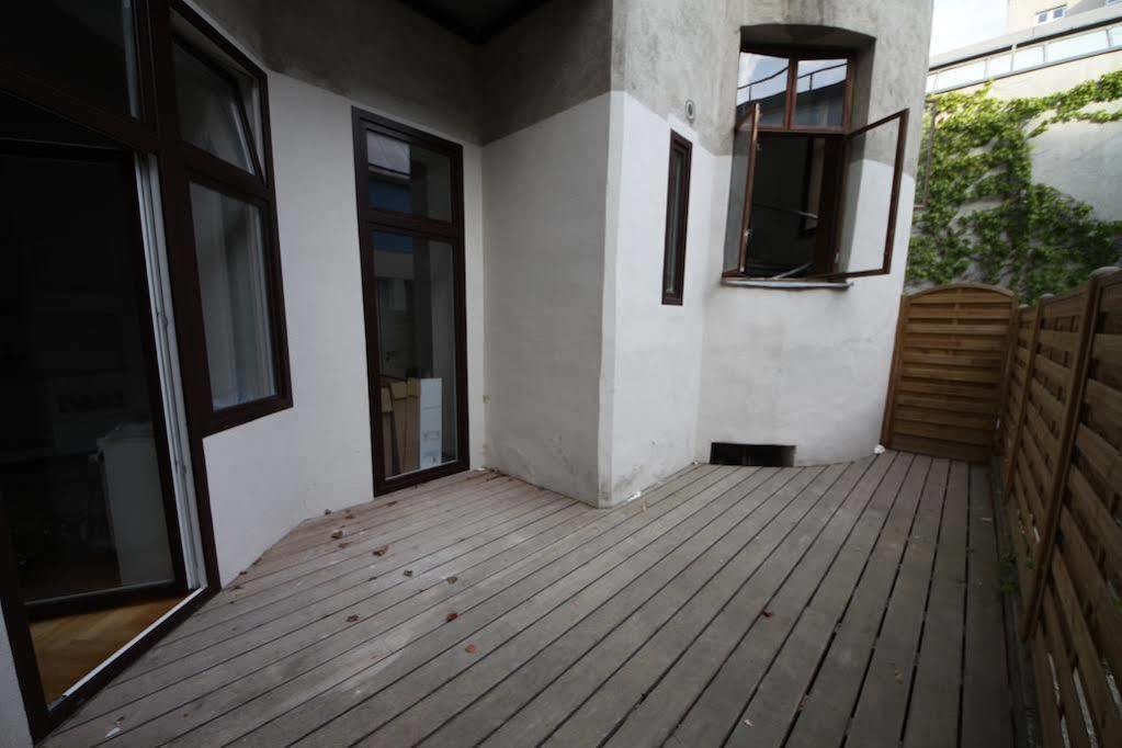 Hoheschule Courbette Appartement
