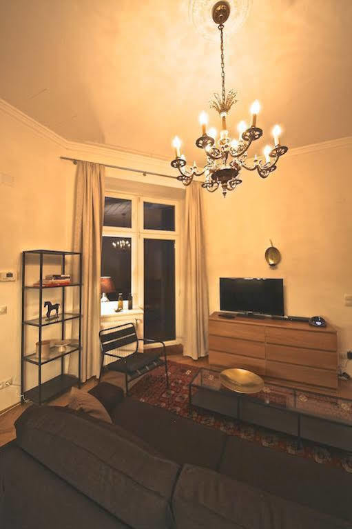 Hoheschule Courbette Appartement *