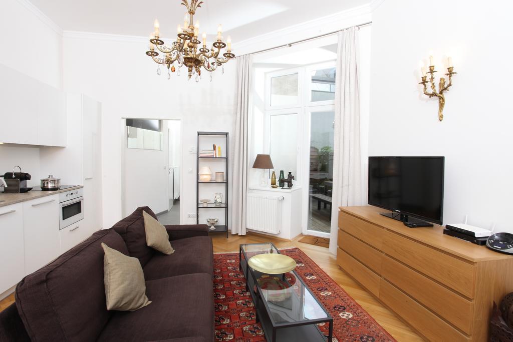 Hoheschule Courbette Apartament *