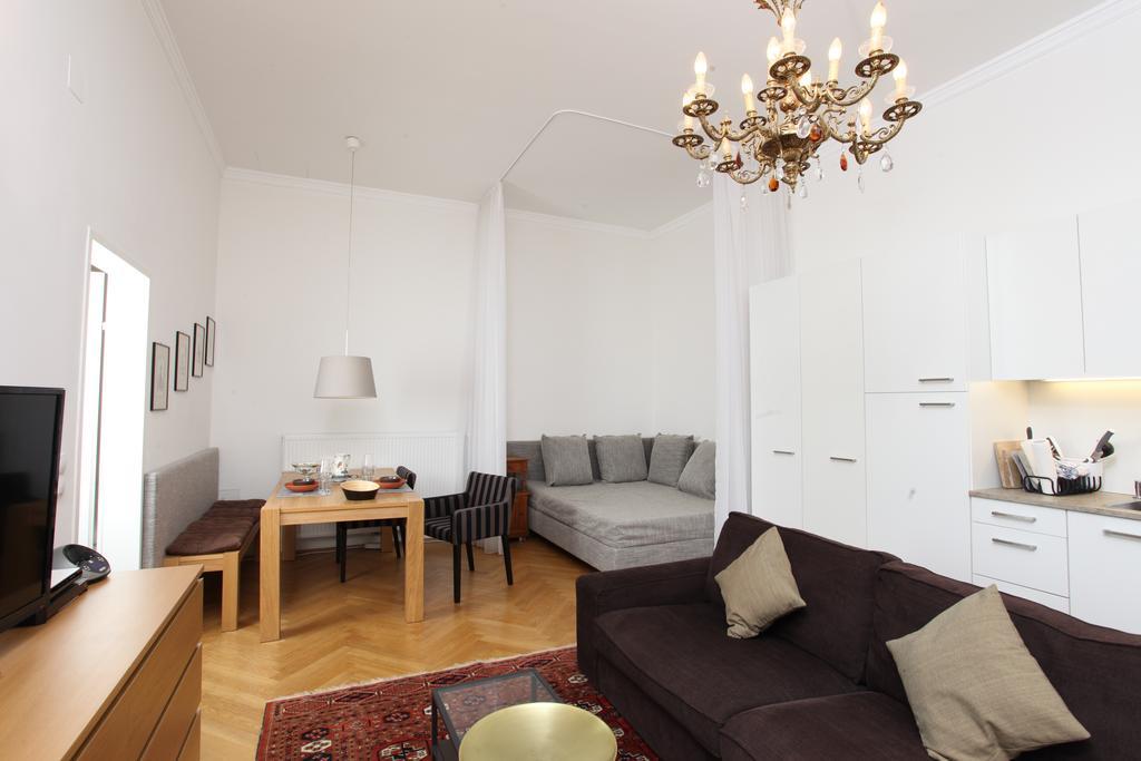 Hoheschule Courbette Apartament *