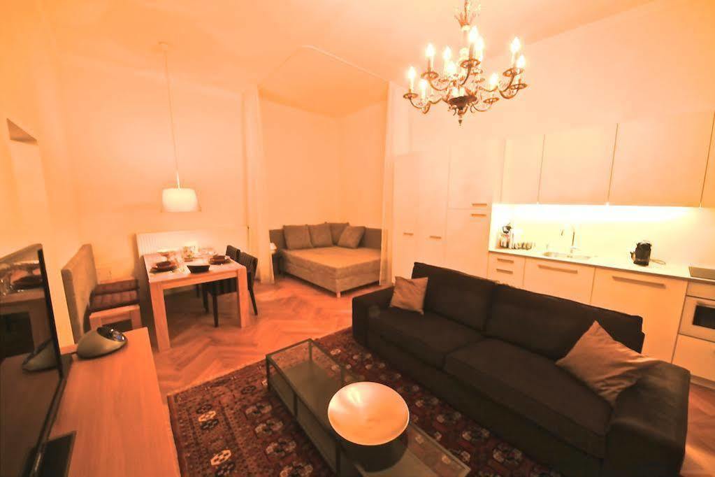 Hoheschule Courbette Apartament *